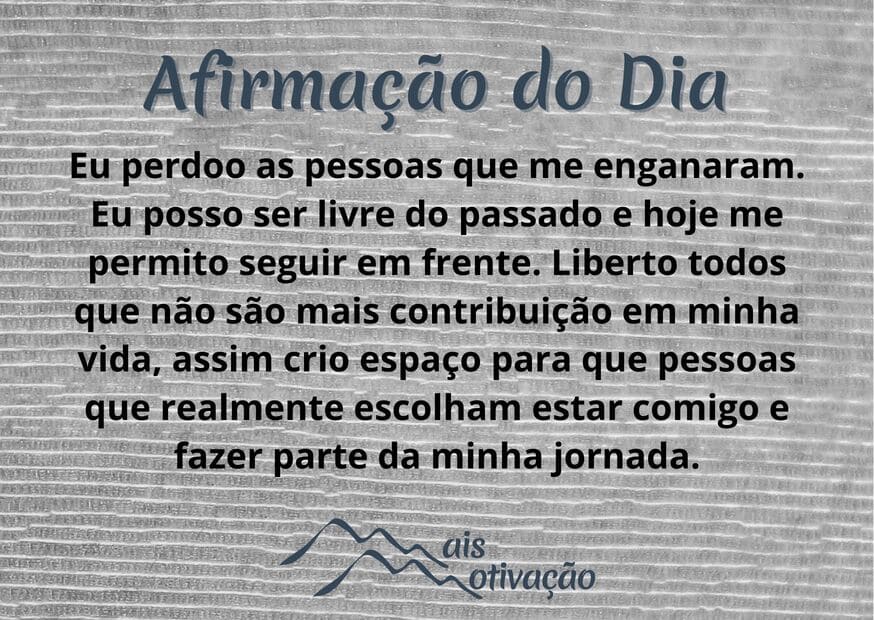 uma afirmação do dia em um fundo amadeirado.