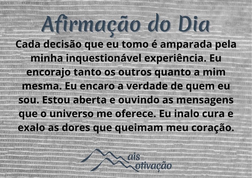 uma afirmação do dia em um fundo amadeirado.