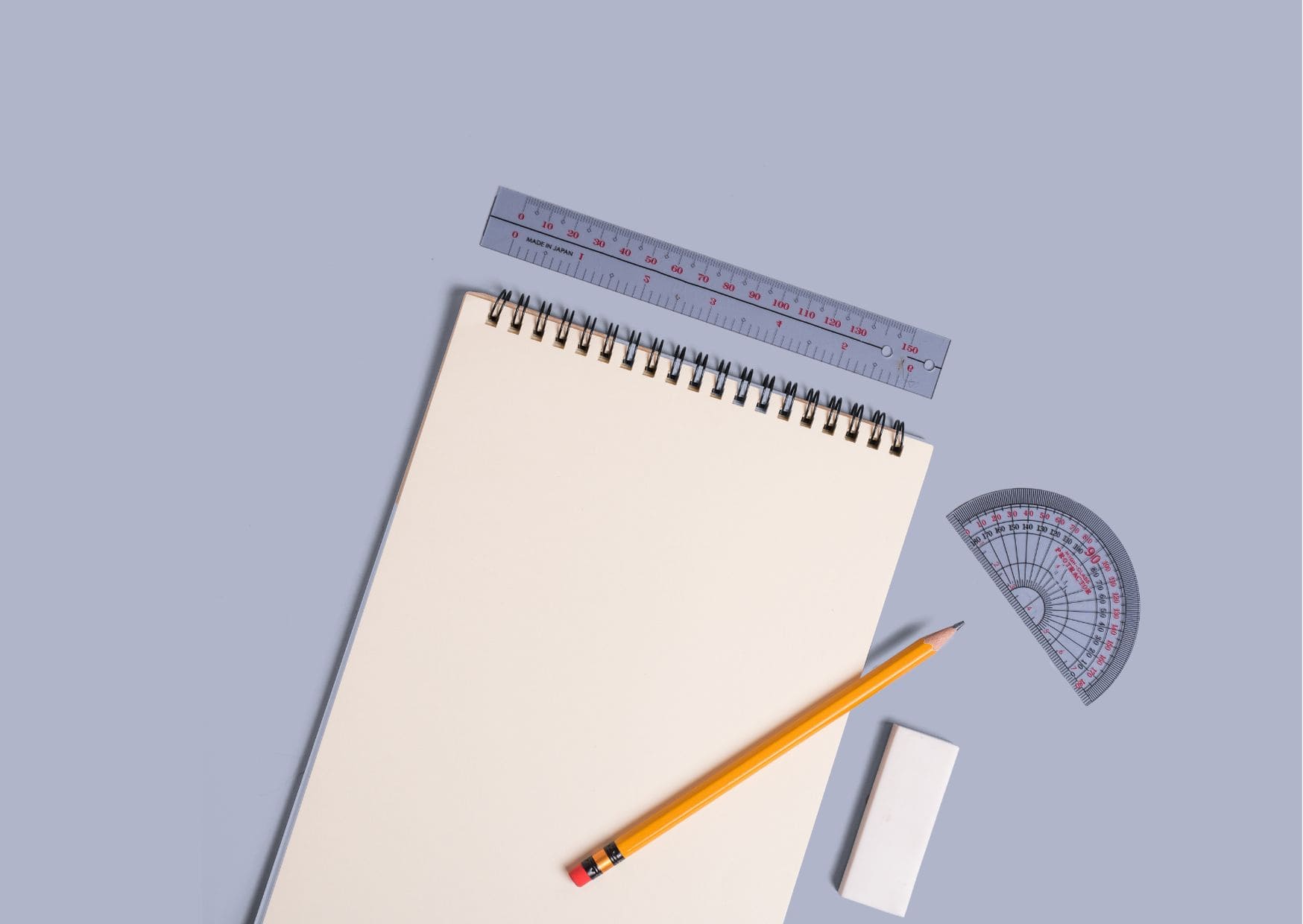 bloco de caderno e lápis para você anotar as lições desconfortáveis